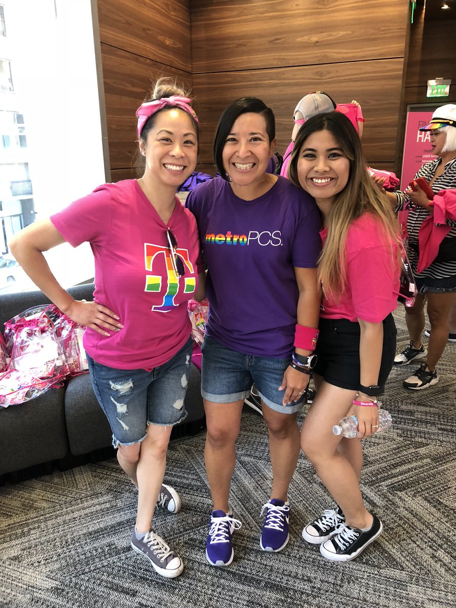 I had to pull from the vault, but I enjoyed connecting with @IHeartPele today!! Definitely an inspirational leader and our paths have crossed so many times already. Looking forward to more conversations! 💗💜💗💜