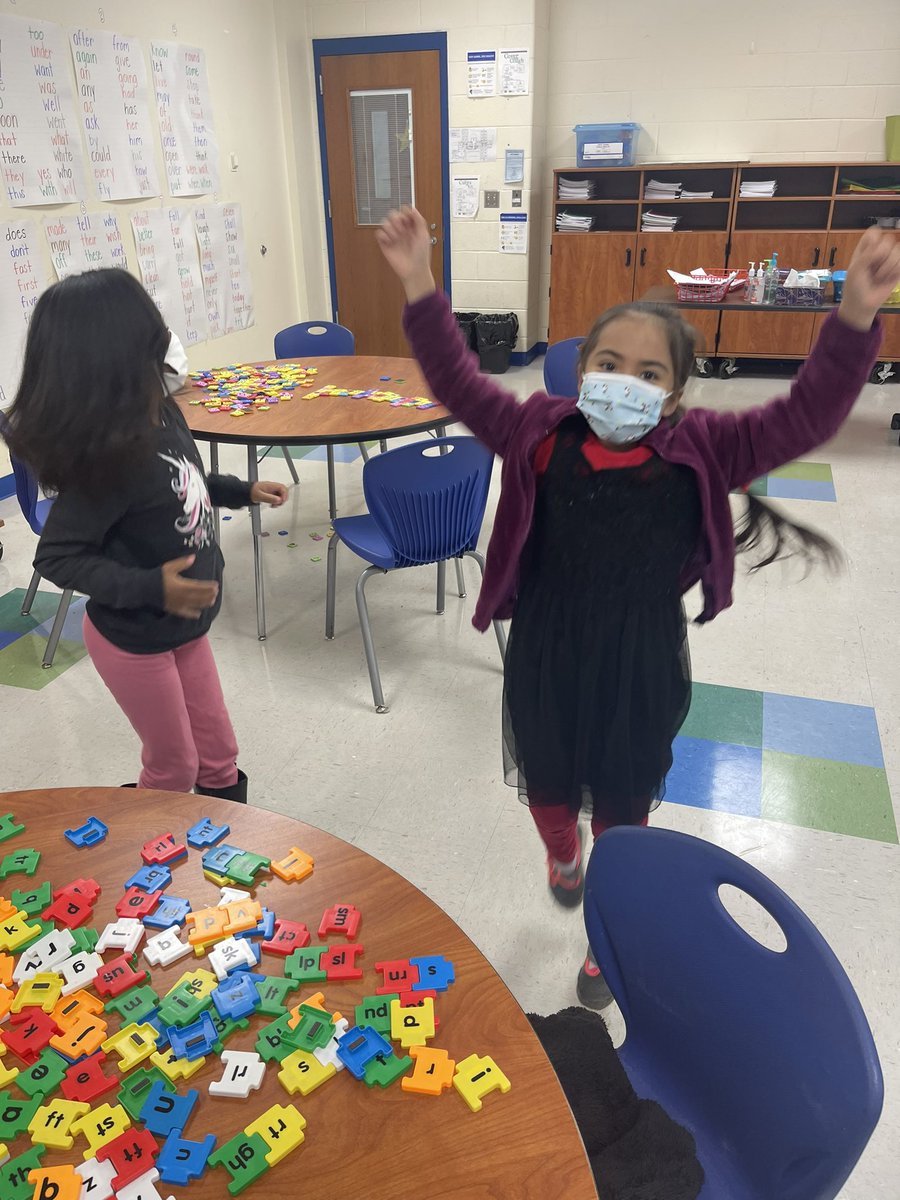 ShootyourShot32's tweet photo. Sight word war was a BIG hit with my 2nd grade babies https://t.co/kWkmPSRnTa