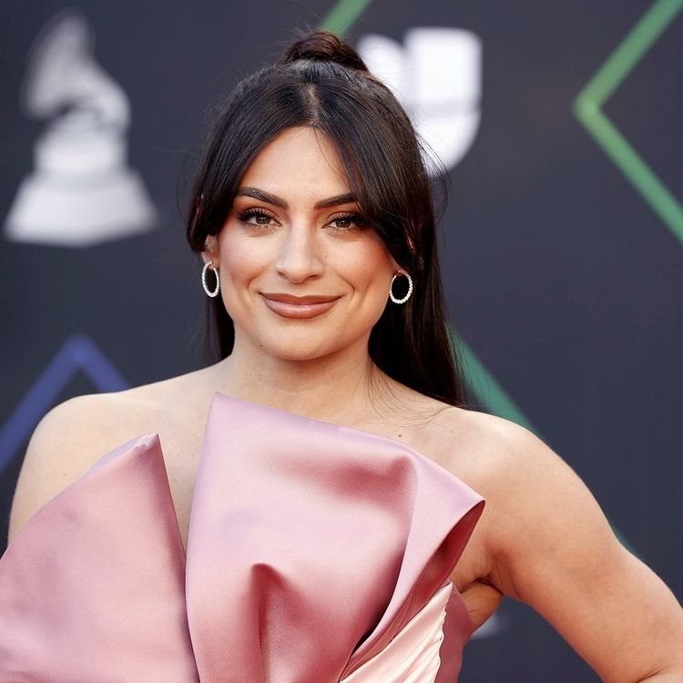 thinkerbreco's tweet image. she!!