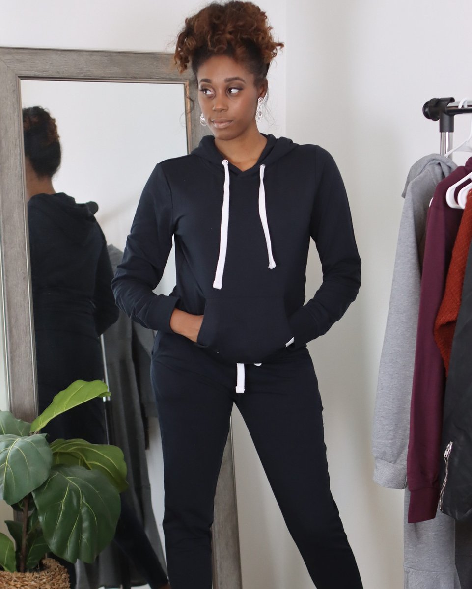 CorethasCloset's tweet photo. If chilling was a person...it would SO be me! LOL. 

How's your week going ladies?

 #love #fashion #photooftheday #beautiful #photography #picoftheday #happy #instadaily #selfie #beauty #girl #friends #instalike #me #smile #family #purposelypolished https://t.co/oFp0uwsmHt