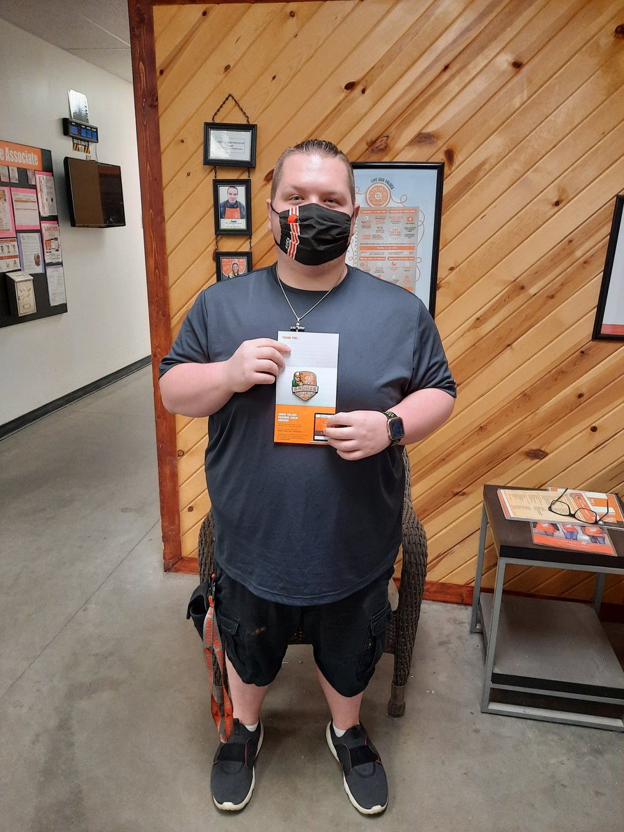 ChuckRoss76's tweet photo. Congratulations Zach on your Bronze milestone award! Great job! @brian_elchert @Crosscheck14 @bryan_greenough https://t.co/yHEmAVF5a7