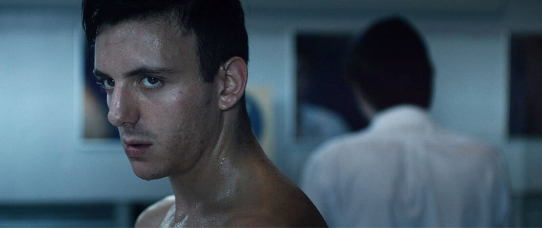 altfilmlgbt's tweet photo. Set in 1980s Brooklyn, Eric Steel's MINYAN chronicles the sexual/emotional awakening of David (Samuel H. Levine), son of Russian Jewish immigrants, after he befriends a closeted elderly gay couple.

Grand Jury winner @ L.A.'s Outfest.

Available @ UK cinemas &amp; on demand on Jan 7. https://t.co/ONe142Gacl