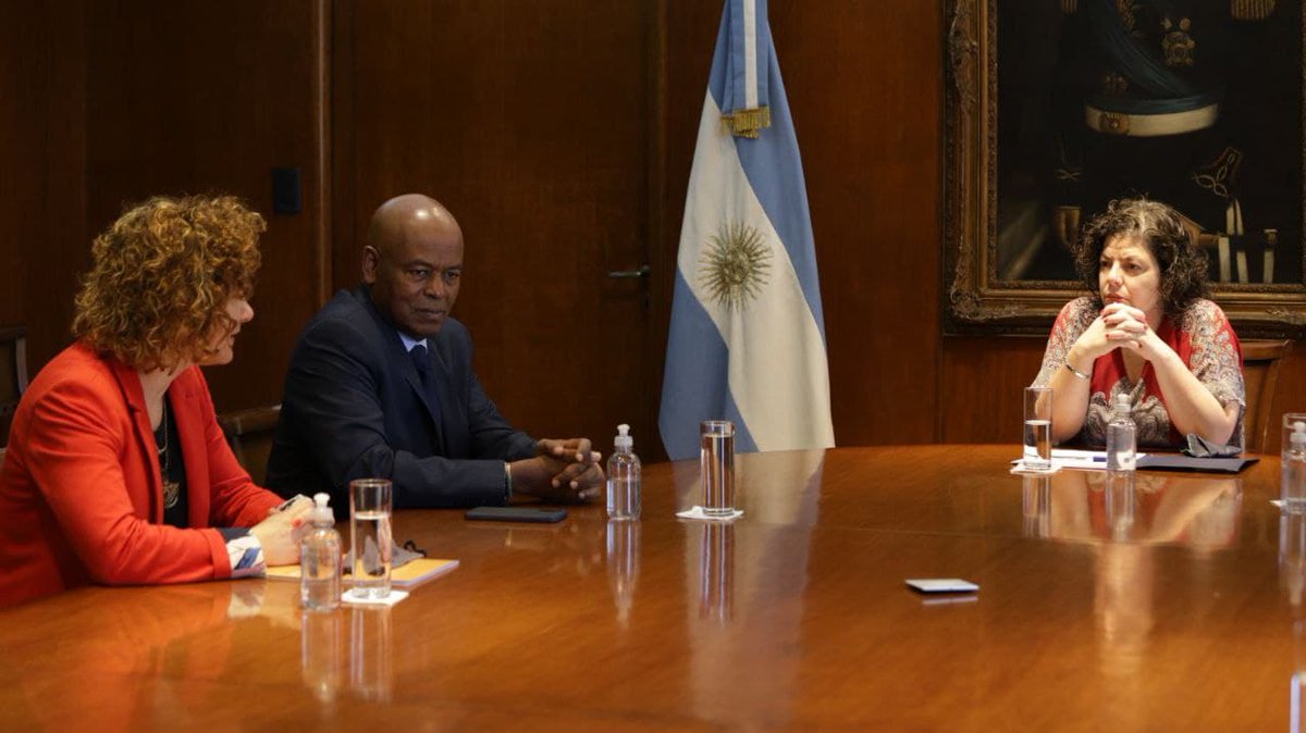 HRobinsonDav's tweet photo. En mi primer día de visita en #Argentina, junto a @m_isasi nos reunimos con autoridades de @HIGASMlaplata, @msalnacion, @BAProvincia y el @MinGenerosAR para fortalecer el compromiso por la salud sexual y reproductiva de las personas y #NoDejarANadieAtras. https://t.co/oMHaPe3joL