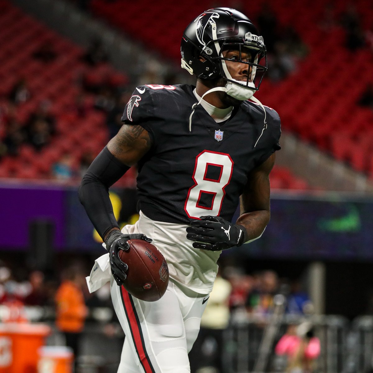 NFL's tweet photo. #DirtyBirds Throwbacks.

📺: #NEvsATL on NFLN/FOX/PRIME VIDEO
📱: https://t.co/196WRgEewZ https://t.co/sGlH5LxHdm
