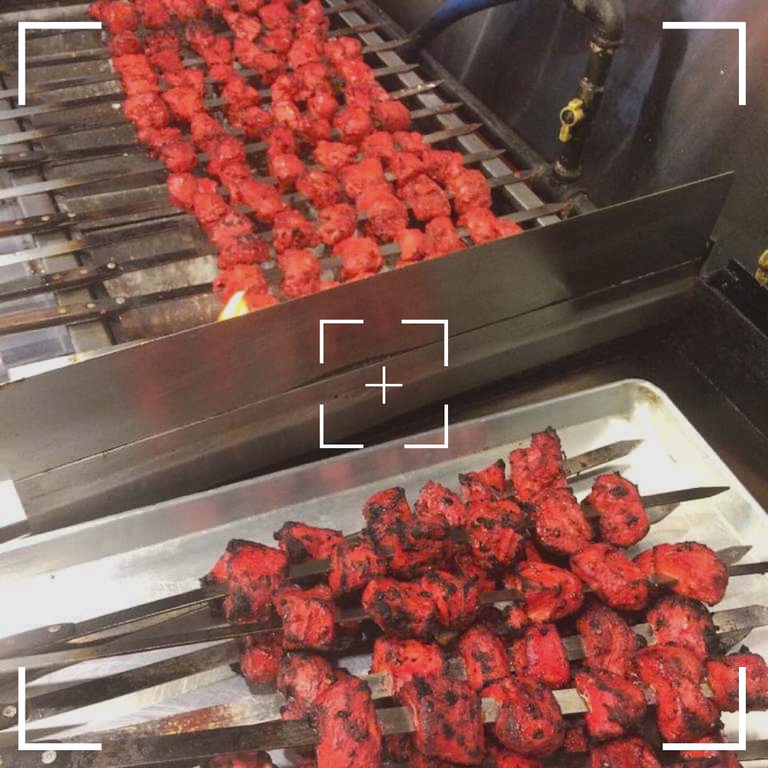 Did you know we also do large orders? Preparing a large order of “Tandoori Chicken Kabob” this evening. 😋🍽
#afghanifood #torontofoodphoto #orderin #torontotaste #middleeasternfood #torontobloggers #seetorontonow #torontoinsta #tofoodie #tasteto #6ixbuzz #streetsoftoronto