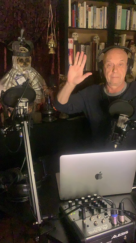 horrorhubmarket's tweet photo. We’re live!! Head over to our twitch channel and join the conversation with @genwhypod !
https://t.co/3PHt8Fano9
#twitch #twitchstreamer #downtohell https://t.co/zaft0fT30z