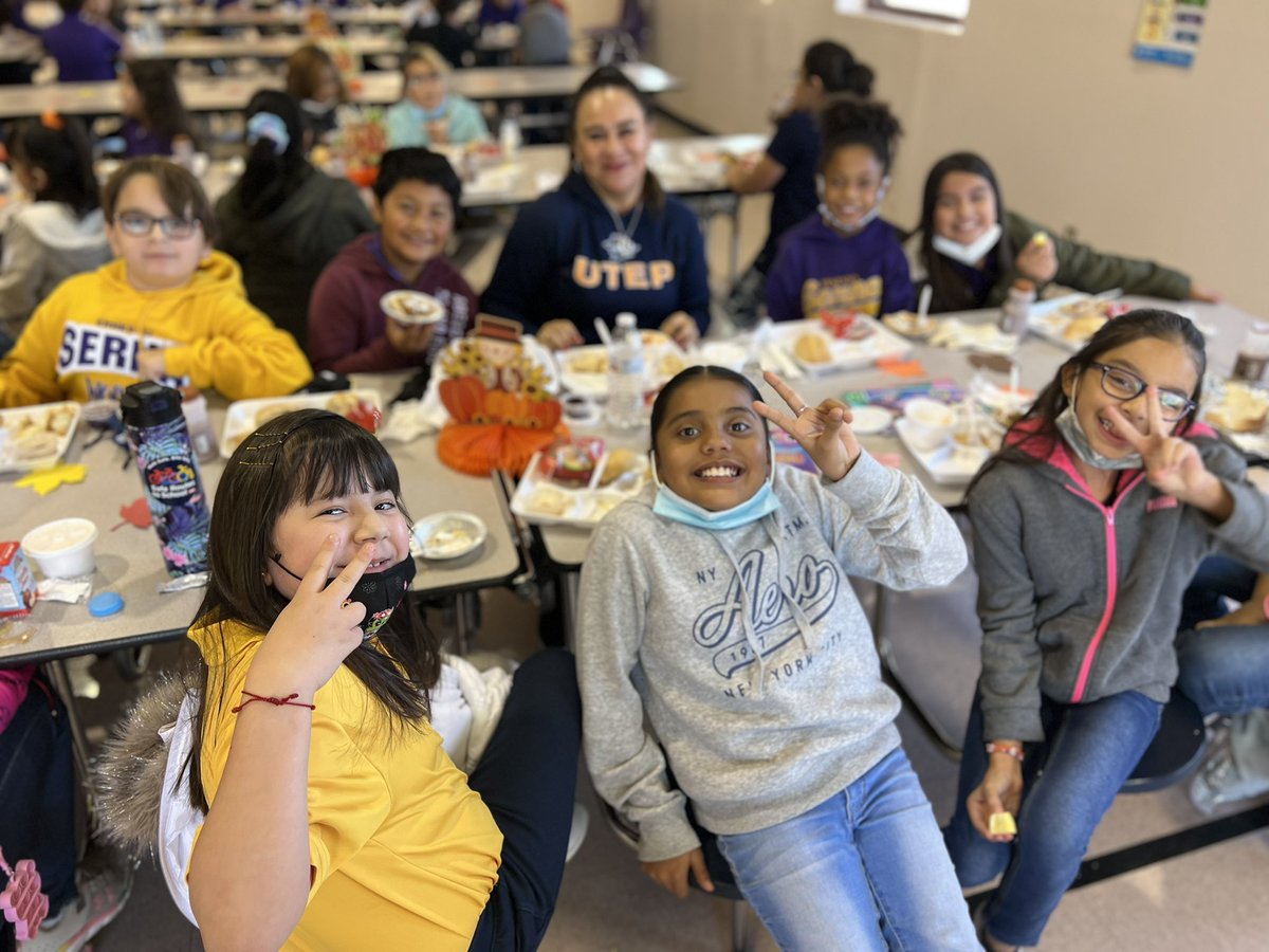Ljuarez_IES's tweet photo. I’m #thankful for our AMAZING Wolfpack teachers (and @UTEP Teacher Residents) who joined our students during their Thanksgiving lunch. 🦃🙏🏼💕 #WolfpackStrong🐺 #TeamSISD  #LeadWithYour❤️  @EOrnelas_SES @ZPinto_SES @ncorralbarb_ses https://t.co/h3ikXwjXm1