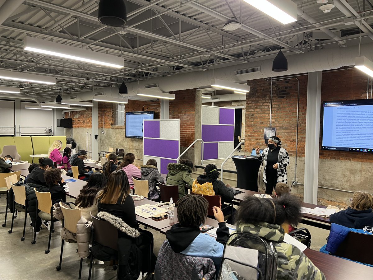 NF youth presenting their business plans at the conclusion of the youth entrepreneurship program at TReC.
Make sure to support the kids at the Niagara Falls Makers Market on Nov. 27th!