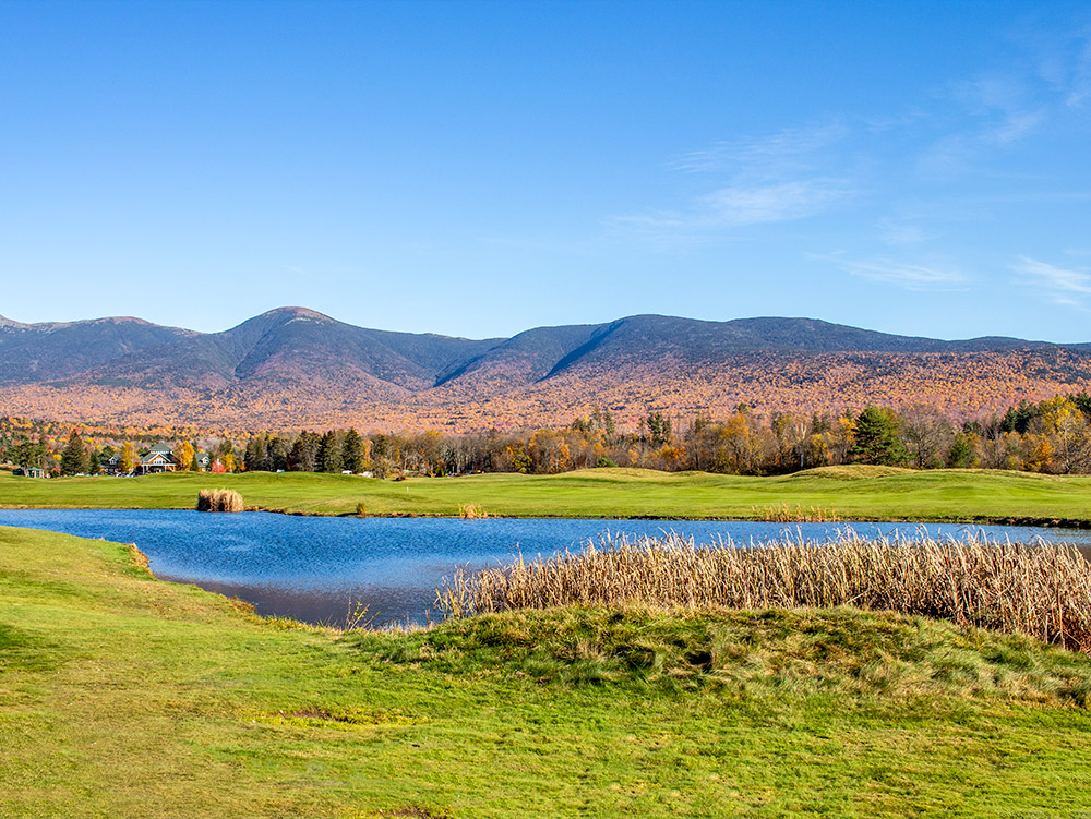 Omni Mount Washington Resort + White Mountains #omnimountwashingtonresort #brettonwoods #mountwashington #mtwashington #mountains #newhampshire #whitemountains #naturephotography #nature #landscape #outdoors #newengland #photography #landscapephotography #fall #autumn