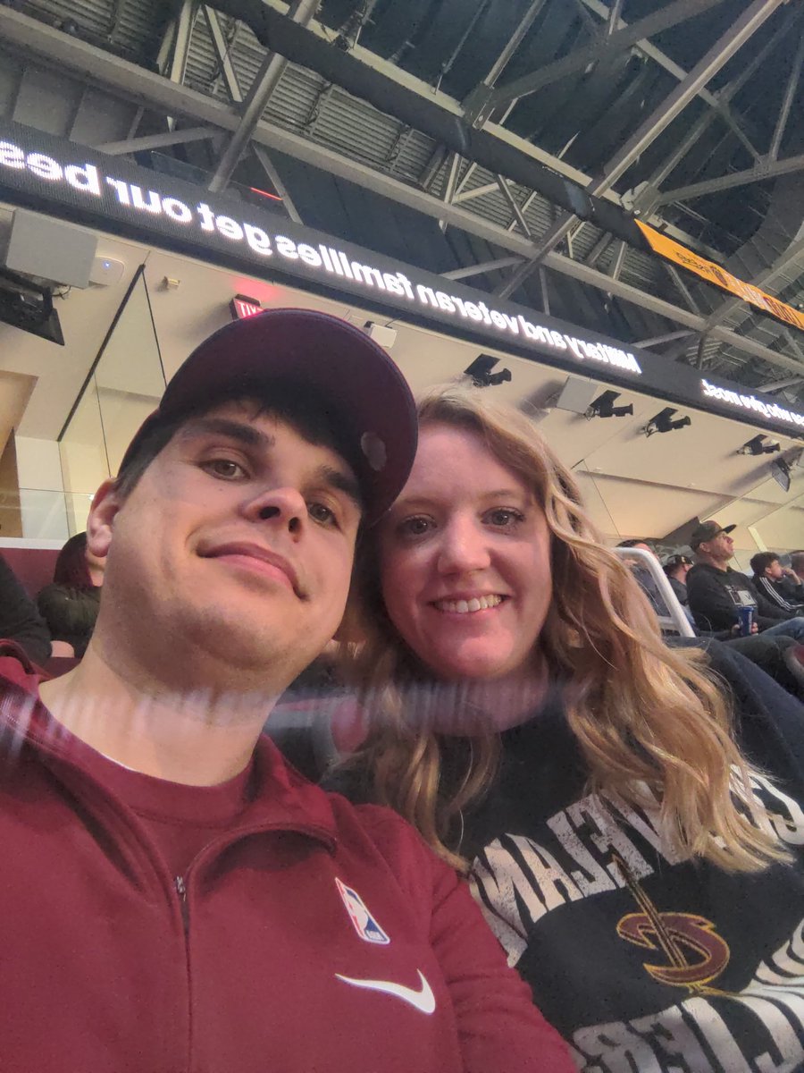 DylanShays's tweet photo. Chins for days #LetEmKnow @cavs https://t.co/Y3OKpHUuip
