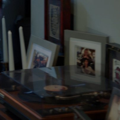 Uptoncansada's tweet photo. Upstead has a record player in the room.
Upstead has a record player in the room.
Now I'm imagining them choosing a record to play, them dancing in the room ππ©
#upstead #ChicagoPD https://t.co/kb3KWjvT5z