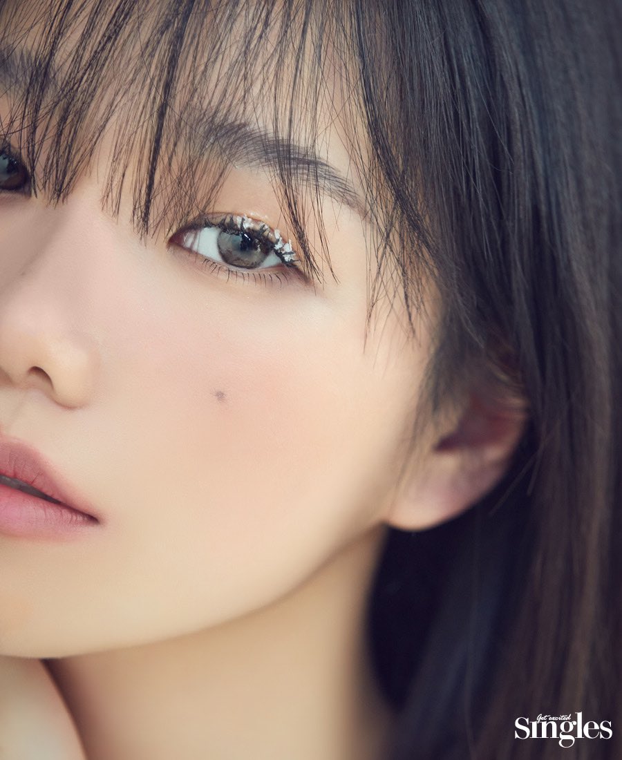 prettyjoyul's tweet photo. Jo Yuri for Singles Magazine Korea December 2021 Issue! Yasss💙😍

#YURI #조유리 @JOYURI_offcl https://t.co/USLmXxJNEw