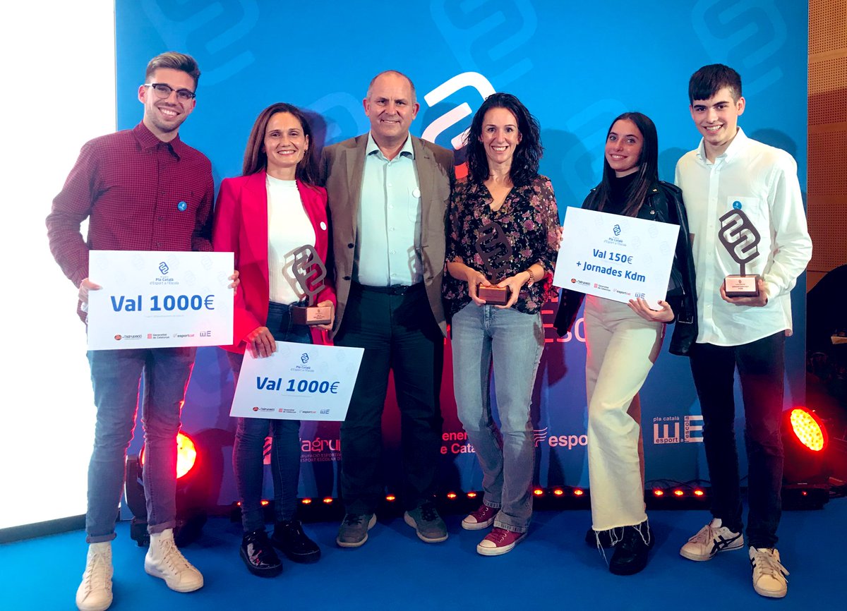 cebllob's tweet photo. Enhorabona 👏🏽a totes i tots el guardonats 🏆del #BaixLlobregat als Premis #PCEE:
👉ESC Garrofer @EGarrofer de @ViladecansTweet pel seu projecte “Salut i alegria”
👉Joel i Alba com a dinamitzadors de l’INS El Palau @Ajuntamentsab 
👉Al nostre company del #CEBLLOB @rubenaranjo21 https://t.co/jIPGhHZG02