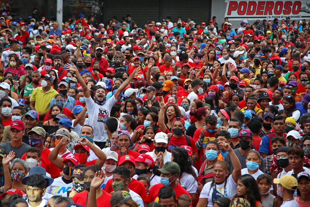 𝗝𝗨𝗩𝗘𝗡𝗧𝗨𝗗 𝗗𝗘𝗟 𝗣𝗦𝗨𝗩 𝗠𝗢𝗡𝗔𝗚𝗔𝗦 (@jpsuvmonagas_ve) on Twitter photo La fuerza revolucionaria del estado Monagas, salió a desbordar la avenida Juncal con su alegría y conciencia patriota que apuesta por la transformación total de esta tierra.
<a href="/NicolasMaduro/">Nicolás Maduro</a> <a href="/dcabellor/">Diosdado Cabello R</a> <a href="/taniapsuv/">Tania Valentina Díaz</a> <a href="/rodbexa/">Rodbexa</a> @ErnestoPSUV_
@ANAFUENTES_PSUV <a href="/PartidoPSUV/">PSUV</a> <a href="/JuventudPSUV/">Juventud PSUV</a> La fuerza revolucionaria del estado Monagas, salió a desbordar la avenida Juncal con su alegría y conciencia patriota que apuesta por la transformación total de esta tierra.
<a href="/NicolasMaduro/">Nicolás Maduro</a> <a href="/dcabellor/">Diosdado Cabello R</a> <a href="/taniapsuv/">Tania Valentina Díaz</a> <a href="/rodbexa/">Rodbexa</a> @ErnestoPSUV_
@ANAFUENTES_PSUV <a href="/PartidoPSUV/">PSUV</a> <a href="/JuventudPSUV/">Juventud PSUV</a>