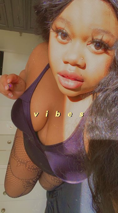 Kisses https://t.co/34BVnYDPtE