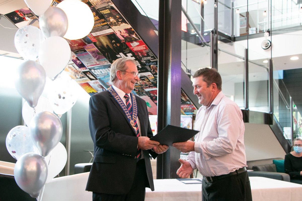 TimOverall's tweet image. An honour to participate in @QbnPalerang Years of Service awards. Congratulations to all recipients.
I was also pleased to be presented with an award for 17yrs of service to Local Govt &amp;amp;  community &amp;amp; I thank Council’s many dedicated staff for their generous words &amp;amp; well wishes.