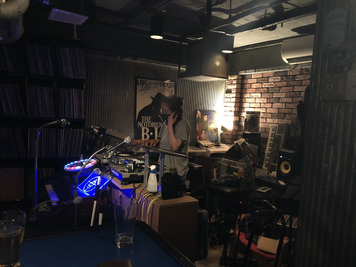 YOKEMC's tweet photo. https://t.co/D9rkH5tL6q

RECORD BAR JBC。

ボジョレーヌーボー、昨日よりご提供スタートしています。営業、イベントスケジュールはホームページに掲載中！ https://t.co/mIyb4PwvMa