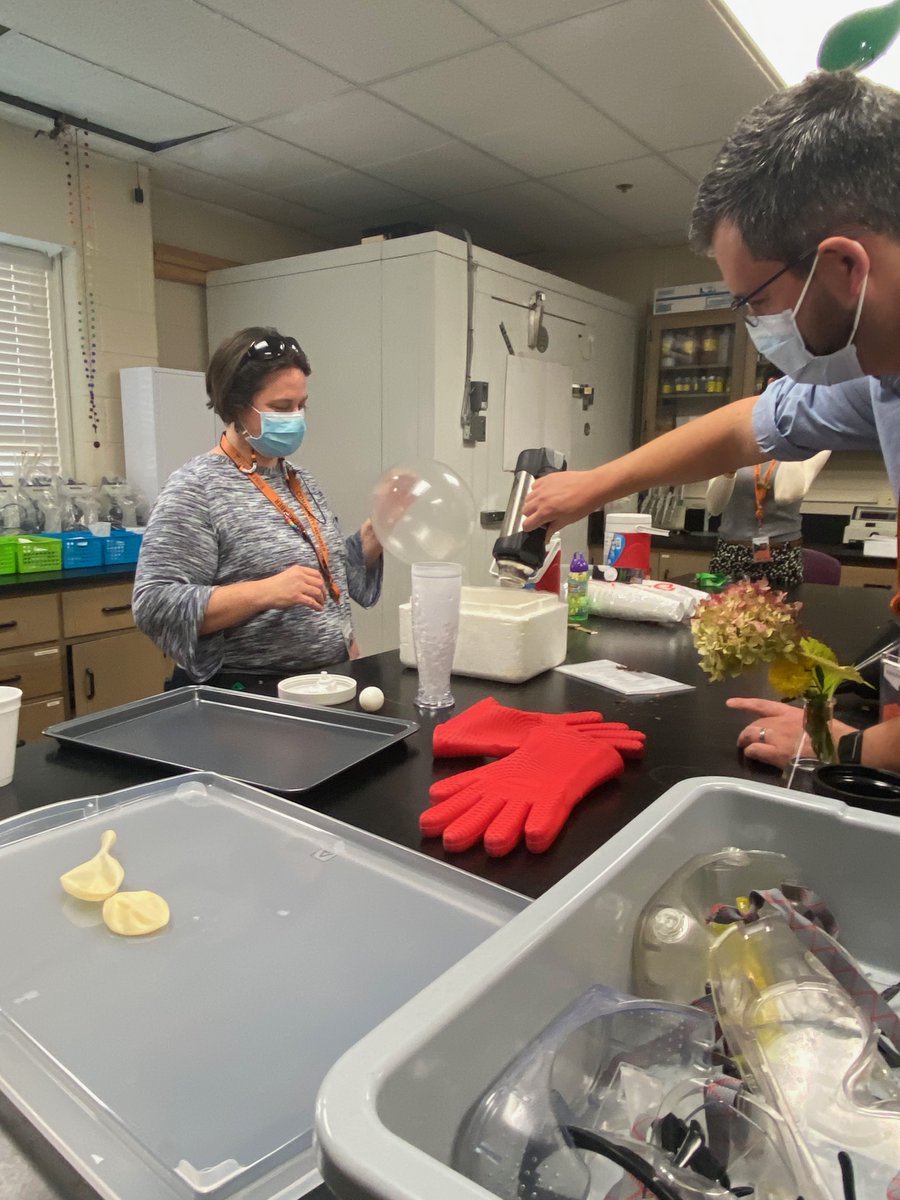 Ms_S_Thompson's tweet photo. Behind the scenes in the Science Department @Ridley_College. Ms. Covent teaching her colleagues a few good liquid nitrogen demonstrations to use with our students. #RidleyLearns https://t.co/ONAVtOeWwH