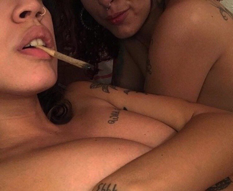 NoNa0NoNo's tweet photo. حشيش 🚬🚬🚬🚬

 حابه تيجي كدا 🔥🔥🔥 https://t.co/yVGAvSmRpO