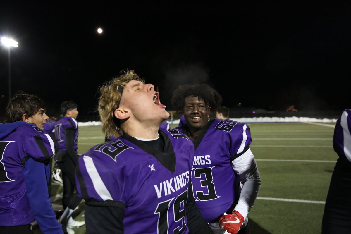 thomasmfriesen's tweet image. Vincent Massey goes 7-0, beating Steinbach 31-23 in the Westman Bowl to cap @The_WHSFL season.