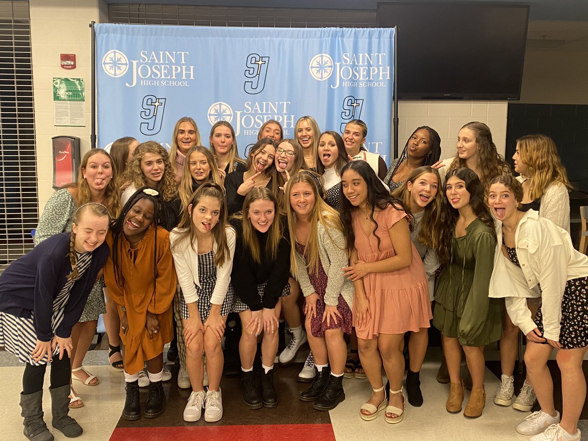 SaintJoeVB's tweet photo. Congratulations to our award winners; Varsity-@morgansandor21 , Mental Attitude, Molly Credi, Indian Award, Gabby Trinter, Most Improved, and CoMVPs @abby_reese9 and @samsuth8 . JV- @Nadia25084881 and @danigraham101 Freshmen- Alexa Langager and Ella Ford!@JessLynn914 https://t.co/5217V4z9B5