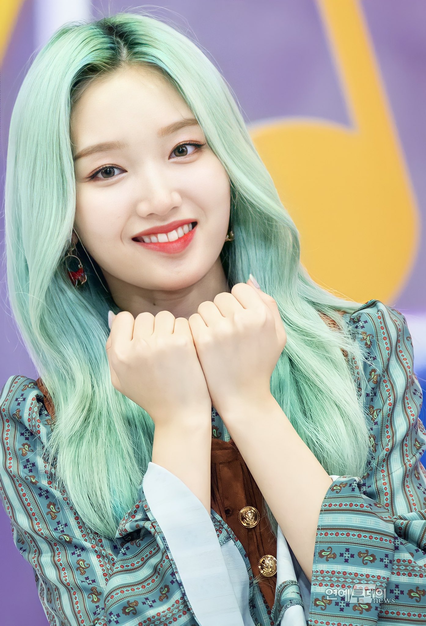 再発売）韓国音楽 今月の少女(LOONA)のゴウォン＆オリビアヘ