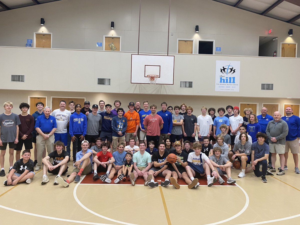 We had a great night having our Team Thanksgiving meal. Always great to spend time with the guys outside of baseball. Thank you to Sisk Memorial church for hosting us. Thank you to all of our parents for providing the food. Happy Thanksgiving!!