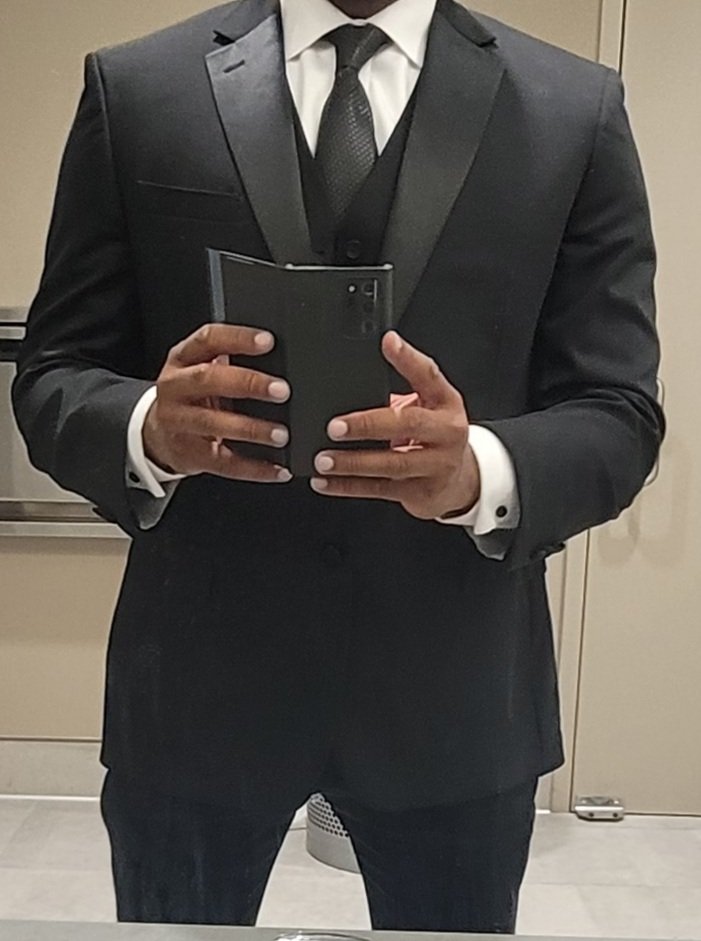 RealDarrellRoss's tweet photo. @iveglez I'm gonna patent #HeadlessSelfie https://t.co/zJiYlh08Tu
