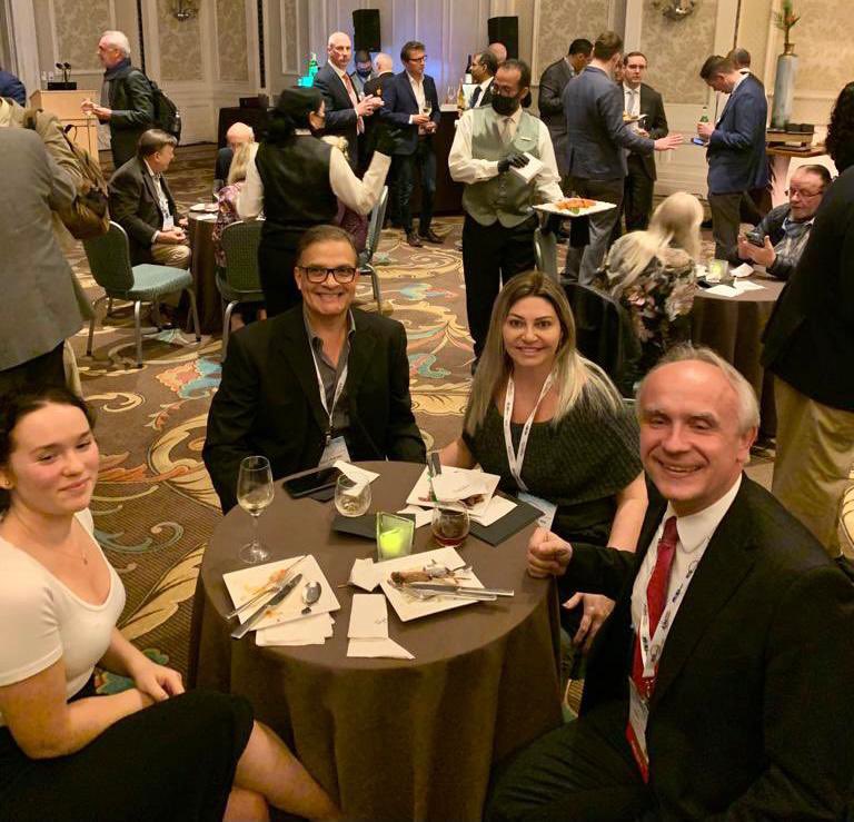 OckeReis's tweet photo. The Get - Together party of @VEITHsymposium
@frankveith
@VASCevidence
@VenerMa
@gracemulatti
@andrebrq
@RobertWarsaw
@ptmhcm
Irlandia Figueira Ocke Reis
#VEITH2021
#VEITHLive #VEITHOrlando https://t.co/7PJRm5t4bk