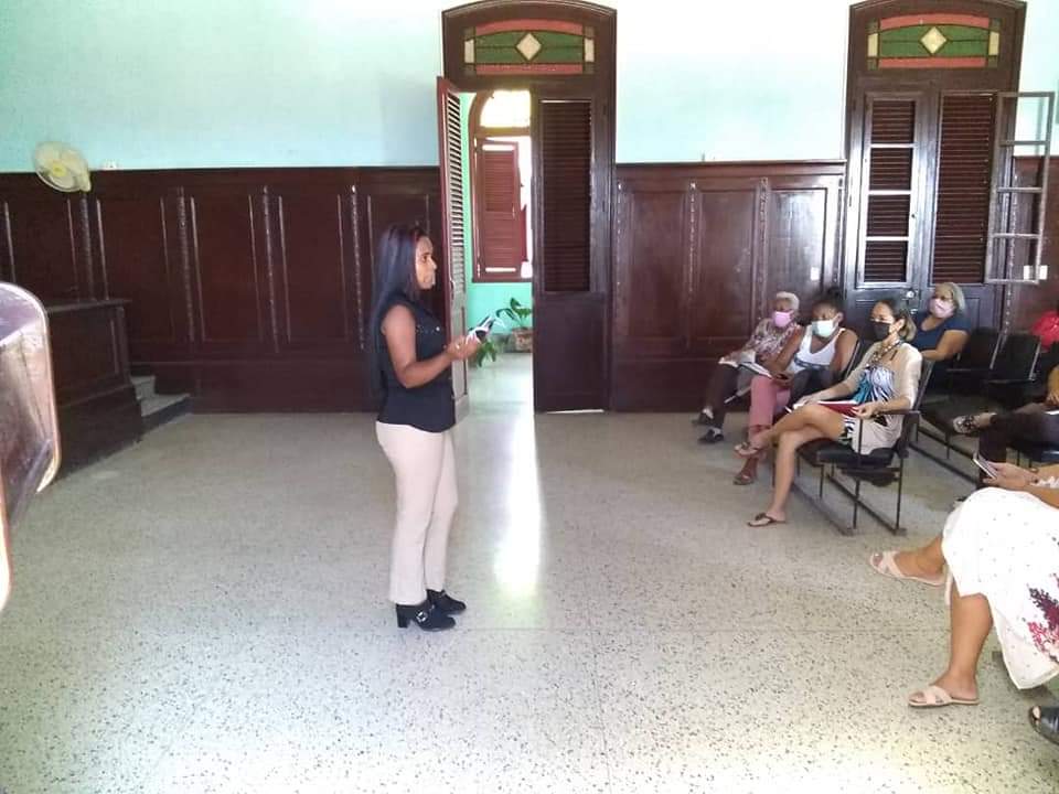 BuenoF_Narcy's tweet photo. Actividad de sensibilización desarrollada en la mañana de hoy con los actores de la Comunidad Pedro Pompa. Bayamo, dirigida al proceso de transformación propuesto en el proyecto diseñado.
#SomosUniversidadDeGranma https://t.co/3qV7v4uKCd