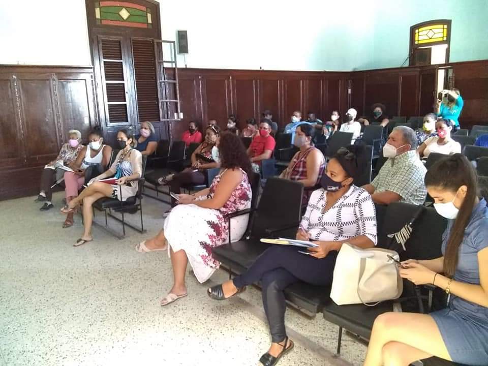 BuenoF_Narcy's tweet photo. Actividad de sensibilización desarrollada en la mañana de hoy con los actores de la Comunidad Pedro Pompa. Bayamo, dirigida al proceso de transformación propuesto en el proyecto diseñado.
#SomosUniversidadDeGranma https://t.co/3qV7v4uKCd