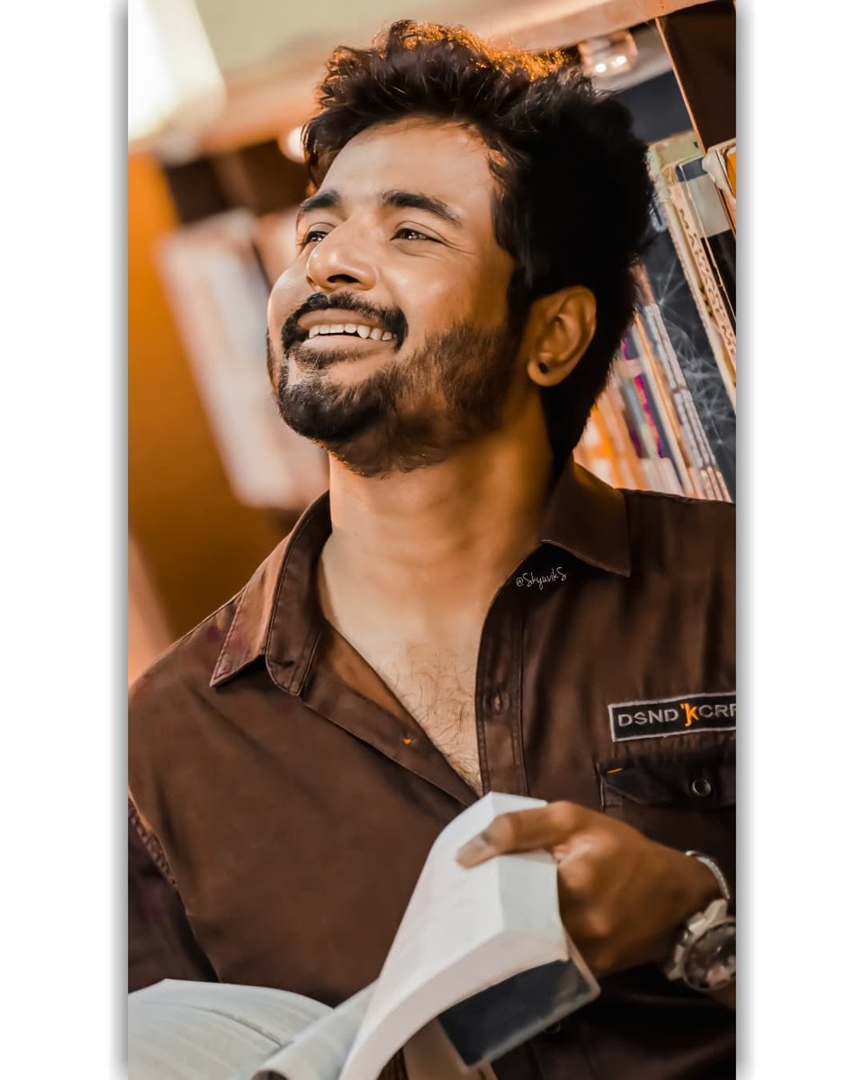 REMO_AKASH_SK's tweet photo. #DONFirstlook #DON Namma😜😽😽😽 Anna @Siva_Kartikeyan Masss Looking Picture... 💥😋 waiting 👊💞 https://t.co/lxWSRKQh4q