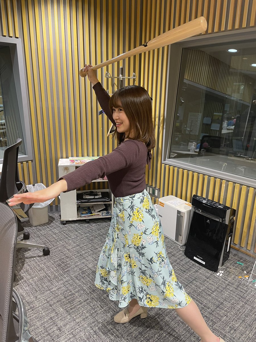 showup1242's tweet photo. 【#前島花音 の形態模写 #日本シリーズ SP①】今回は明日から始まる日本シリーズに出場する両チームから出題❗️まずは #ヤクルト からですが、前島アナは誰をイメージしているんでしょうか？🤔3枚とも同じ選手です。
引用RTかリプライでお答えください✨ https://t.co/wdSeXOSY3A
