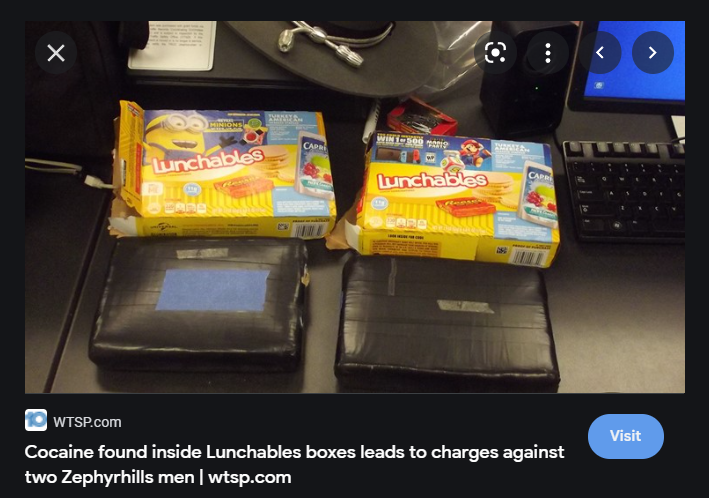 sammyplays20's tweet photo. @NotSafe4Waffle @DominicMontano @RealLunchables SEVERAL HUNDRED THOUSAND AMERICANS ARE DEAD FROM EATING LUNCHABLES https://t.co/zhROencjMp