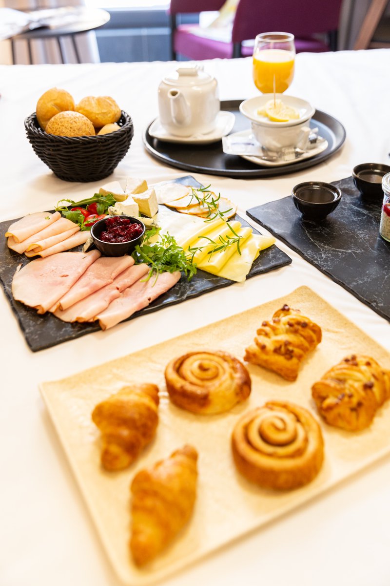 PortierTech's tweet photo. Is In Room Dining A Luxury? - https://t.co/ekRvOZVF91

#GuestExperience #HotelManagement #HotelRevenue https://t.co/4xguQvflJR