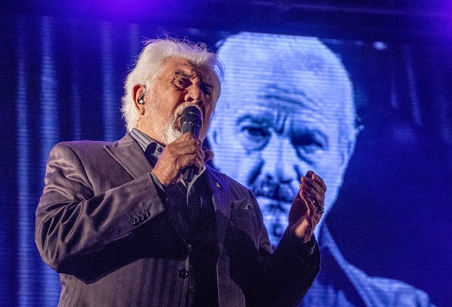 Sabado 21hs PIAZZOLLA INMORTAL El espectáculo homenaje de Raul Lavié en Luján 💛 <a href="/raullavie/">Raul Lavie</a>