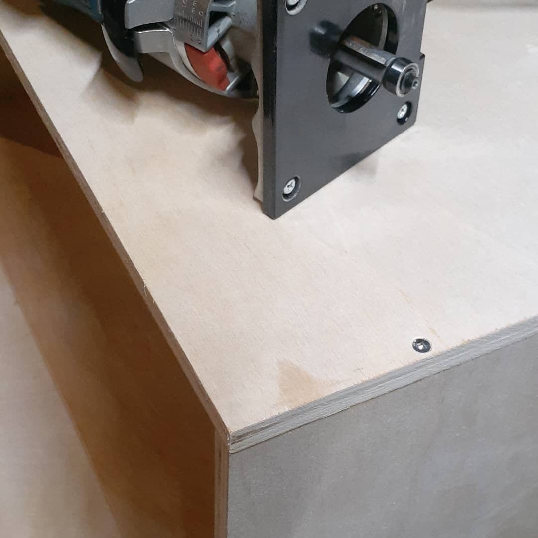 Between toboggan builds I've been working on a pair of custom kitchen boxes.  These are on their way to join the <a href="/stfxuniversity/">StFX University</a> Outdoor Ed. program out in NS.  At 24x12x12, these boxes are going to hold a tonne of gear!

#whiskyjackoutdoorco #stfxuniversity #outdooreducation