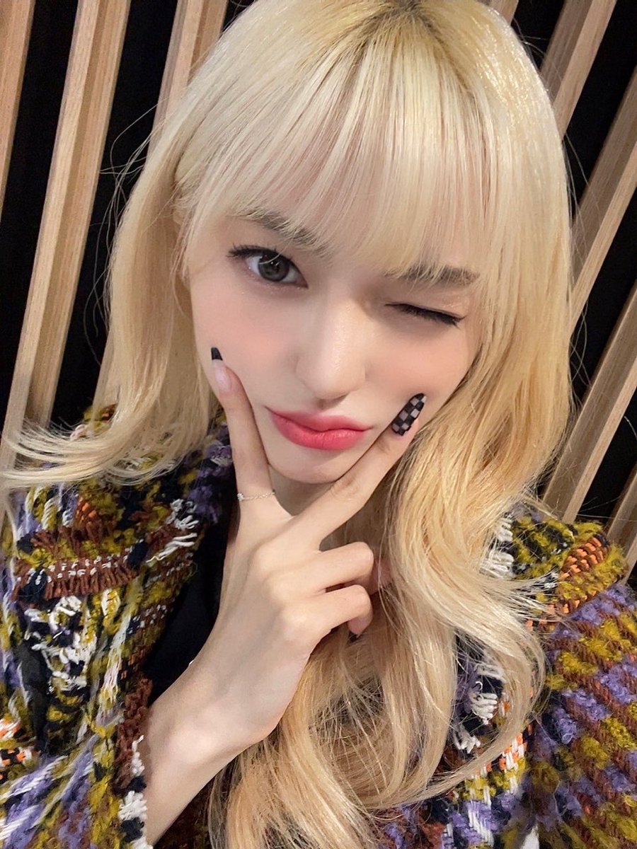 choyeonarchive's tweet photo. choyeon fancafe update “🌈레둥이들 초연이 왔어요💖” (211107)

#kimchoyeon #김초연 #choyeon #초연 #ateam #bugAboo #버가부 https://t.co/3uMumVlzMx
