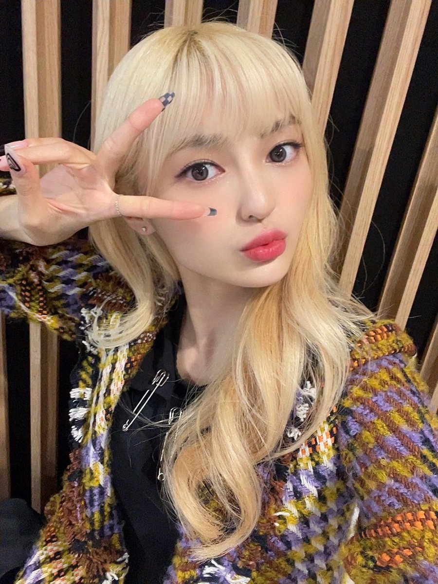 choyeonarchive's tweet photo. choyeon fancafe update “🌈레둥이들 초연이 왔어요💖” (211107)

#kimchoyeon #김초연 #choyeon #초연 #ateam #bugAboo #버가부 https://t.co/3uMumVlzMx