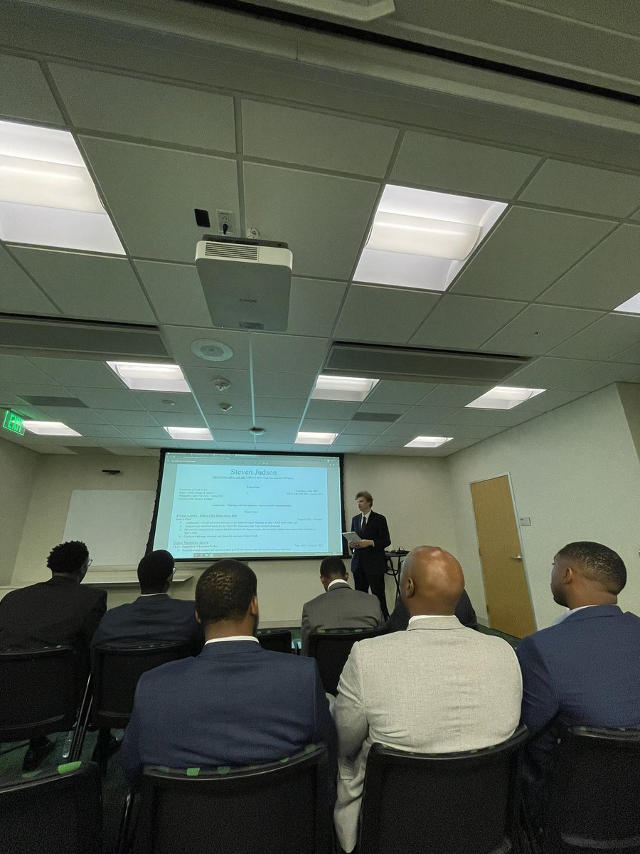 FGM_UNT's tweet photo. The gentlemen of A Few Good Men had an enlightening time reviewing Résumé’s & SMART Goals. 🎯
S: Specific
M: Measurable
A: Attainable
R: Relevant
T: Time-based
#FGM #UNT #UNTUnion #UNT24 #UNT23 #UNT22 #UNT21 #SMARTGoals https://t.co/NgoNkat50f