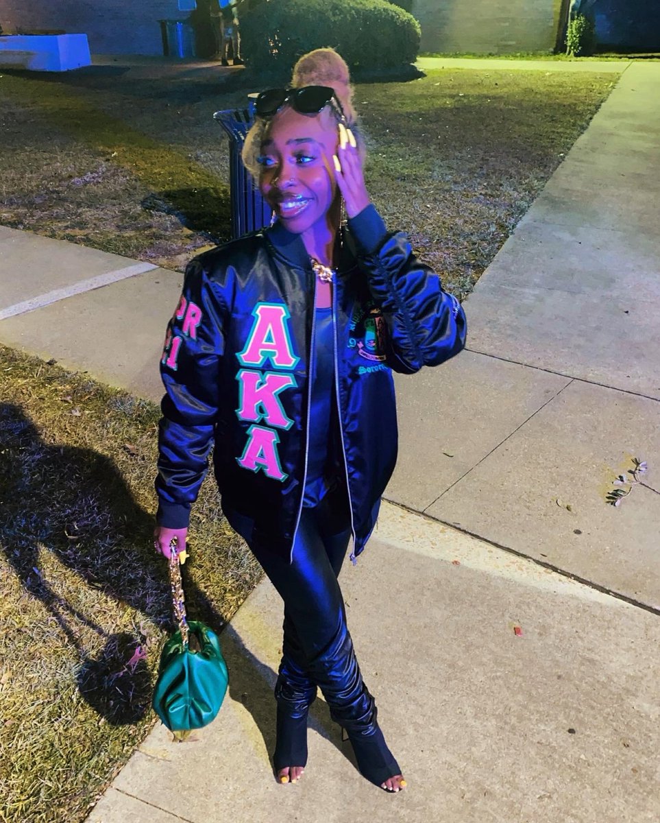 therealkocky's tweet photo. an Alpha woman 🍏💕 https://t.co/TIpLFWUh9Q