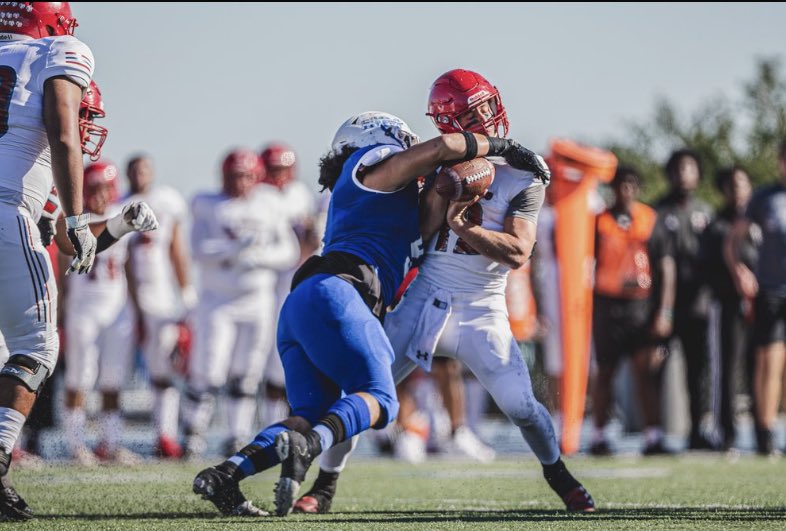 NoahLavulo1's tweet photo. Regular Season Highlights! https://t.co/XJOwNTdD3k  @Coach_Sekona @hardee9596 @coachTcsm @CSM_Football https://t.co/1cGdeNtFeT
