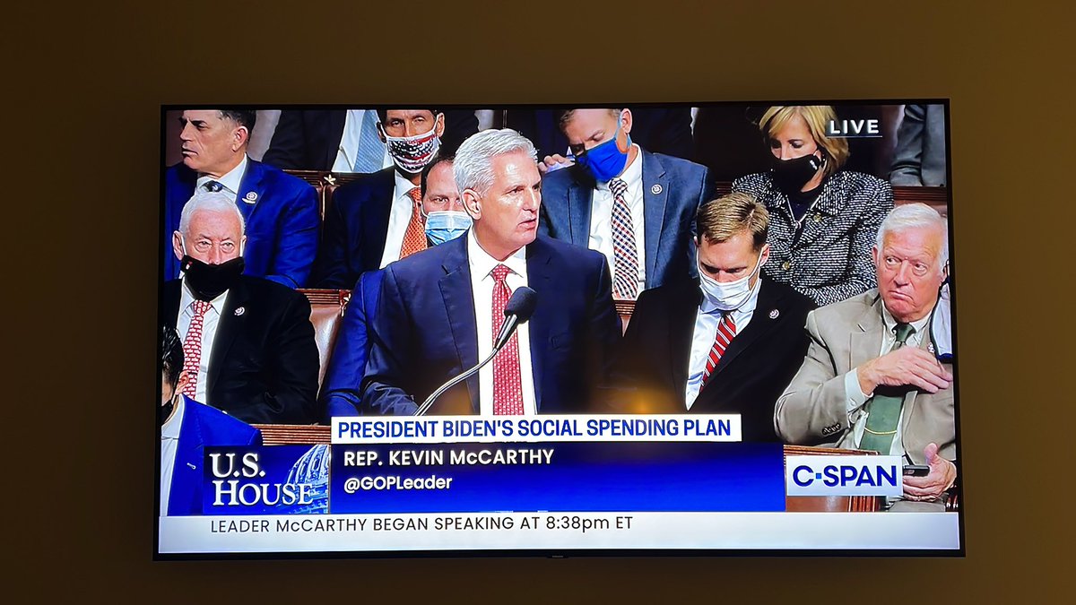 CapehartJ's tweet image. Somebody come get Kevin.