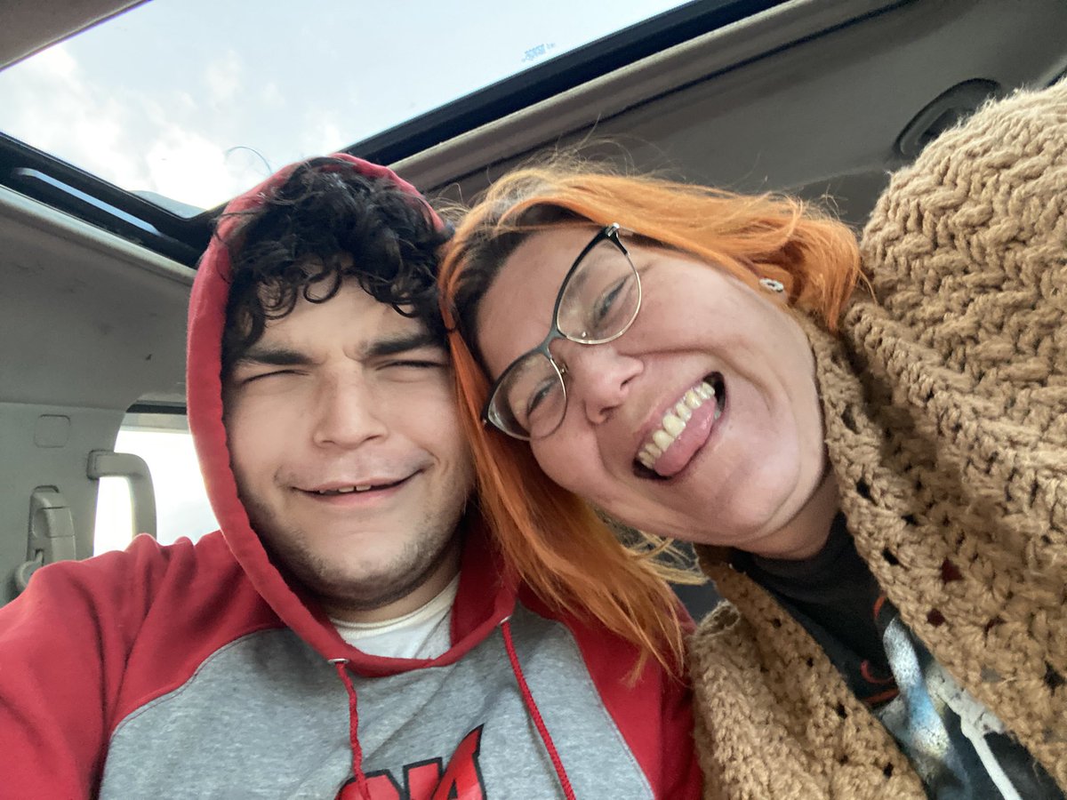 AliciaR101's tweet photo. Heโs 17 today and tired of putting up with my shit. #MyGodWhereDidTheTimeGo #TakeASelfieWithMe #MySon #BoyMom https://t.co/EoOp33XFmo