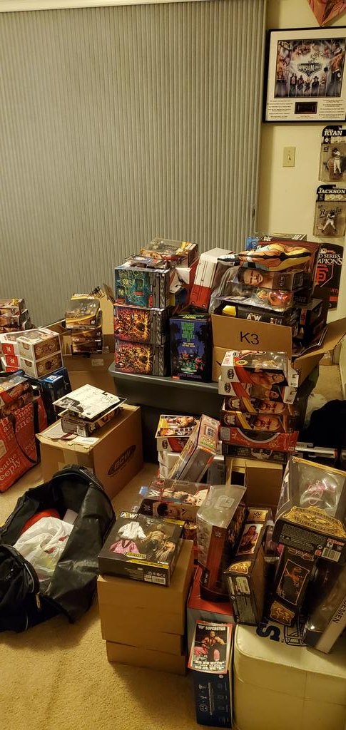 FullyPoseable's tweet photo. Anyone else have a #Figmess #FigLife https://t.co/dZEIsIpgVq