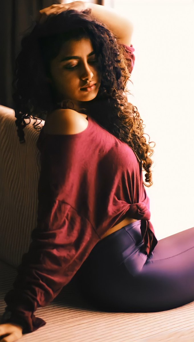 AnupamaValen's tweet photo. #AnupamaParameswaran 's latest HD pics thread 

 1/6 https://t.co/UQ6p0H0EVj