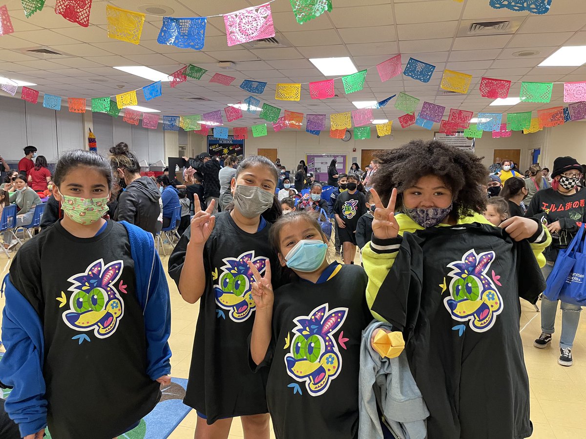 Our #LiteracyNight was a success! So #thankful to the <a href="/spurs/">San Antonio Spurs</a> for their generous donations. Our students loved the shirts &amp; look at the smile from the lucky student who won the autographed BB! <a href="/AdelanteMayra/">Mayra Gutierrez-Ibar</a> <a href="/TXLatinaScholar/">Cynthia López</a> <a href="/SAISD/">San Antonio ISD</a> #happiness