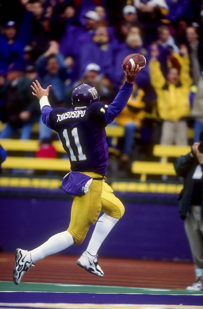 ESPNInsights's tweet photo. Malik Cunningham is the 2nd player in FBS history to have 300+ pass yards and 200+ rush yards in a game.

He joins Marques Tuiasosopo, who did so in 1999 against Stanford. https://t.co/fhz3BEVFNX