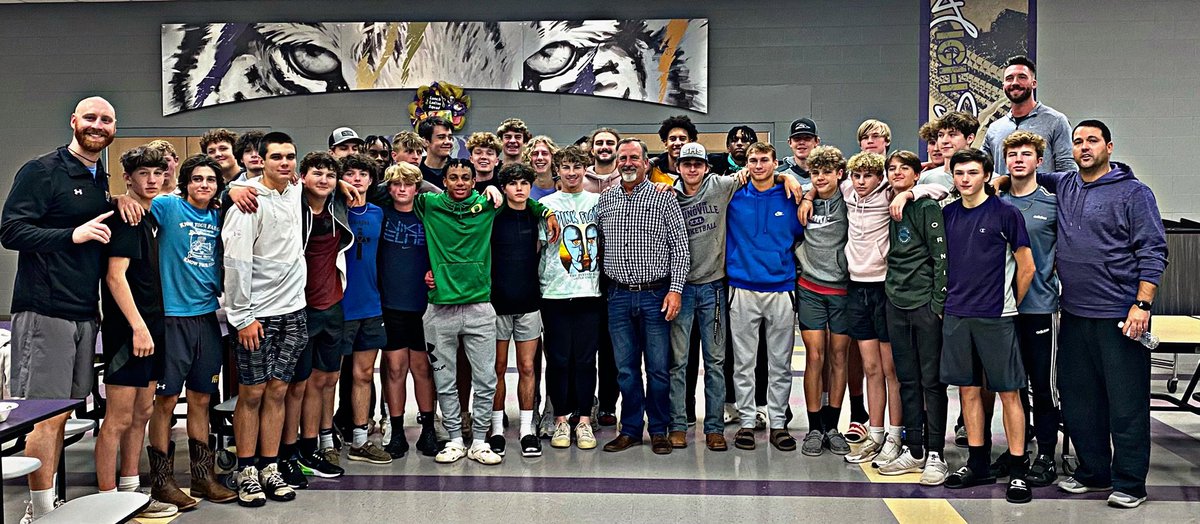 HewittTVLHoops's tweet photo. Big thank you to Pastor Rodney Davis of Bradford Road Church for speaking to our team @ tonight’s program dinner! “Respect,Reason,
Responsability❗️
@SHSTig3rPride @servemoore52 @CoachMonceaux @sccboe https://t.co/7cqfJZlODk