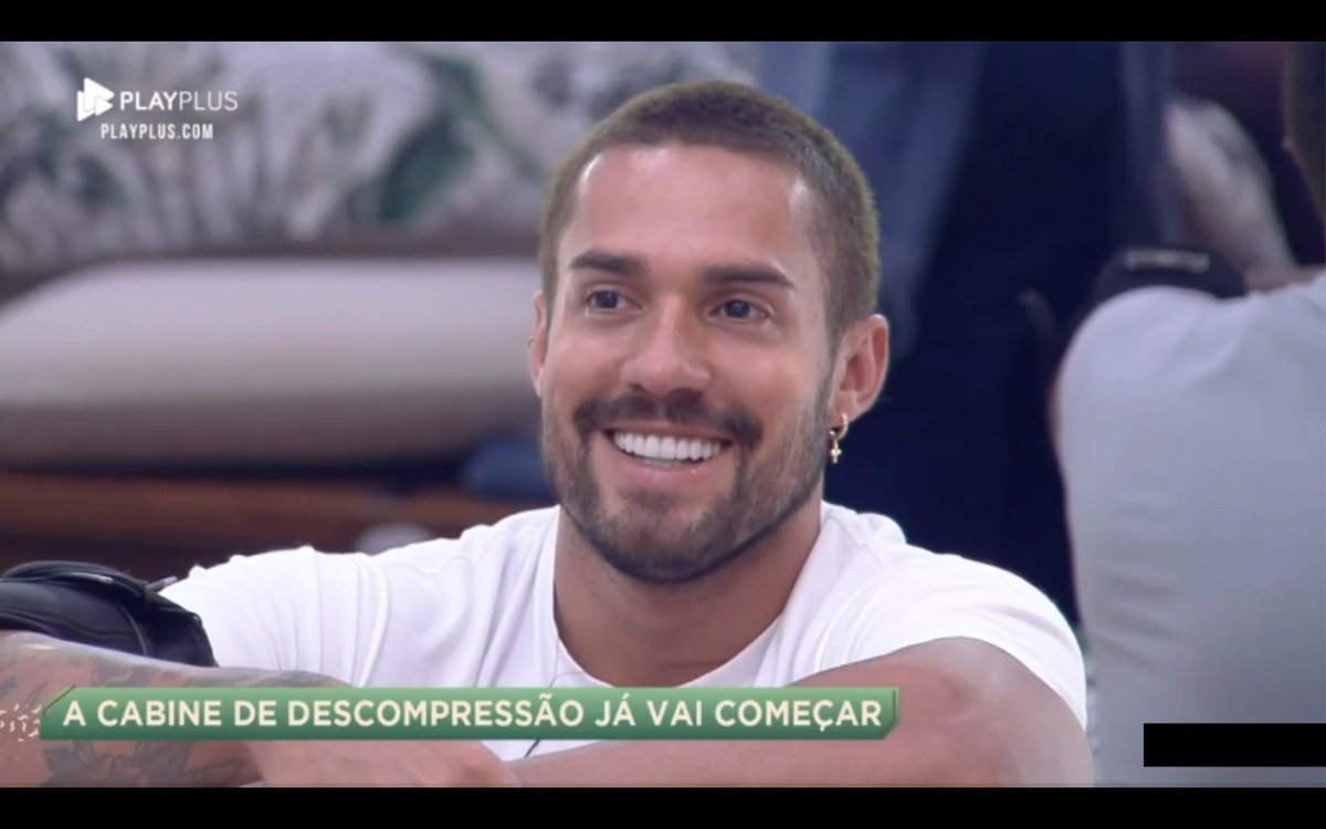 ZAMENZA's tweet photo. "Tu é lerdo, hein. Eu falando se nao tava com frio, cadê o casaco?" (Bil)

HAHAHAHAHAHAHAHHA OBRIGADO, BIL. PRIMEIRA VEZ QUE RI COM TU. #AFazenda #EliminaçãoAfazenda https://t.co/ltEv5x2A55